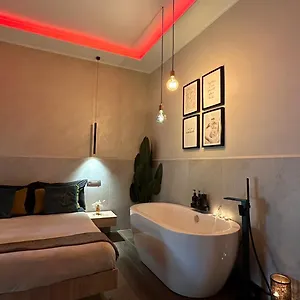 https://falco-suite-apartment.hotels-amalfi.com